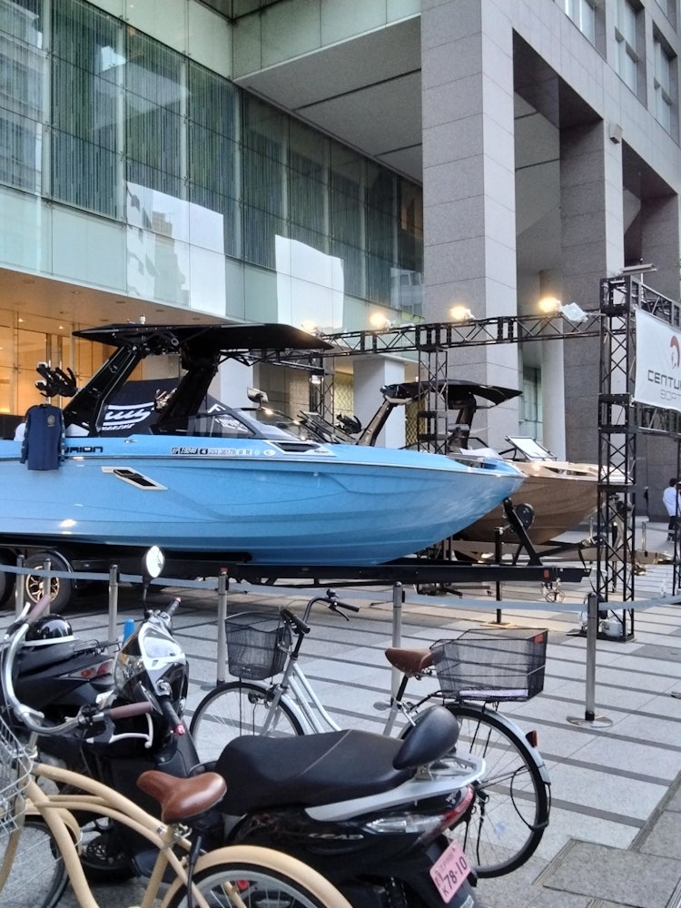 [Image1]#Outdoor #Photo ContestThe other day, there was a boat on display in Shinjuku. It was cool.