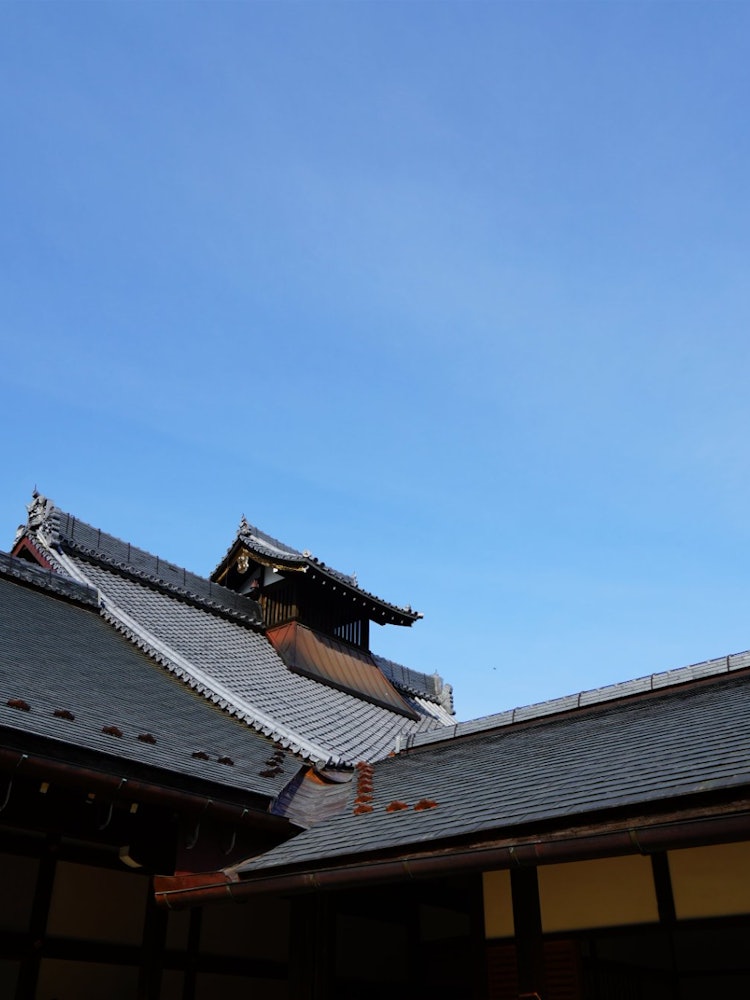 [画像1]日本家屋の屋根