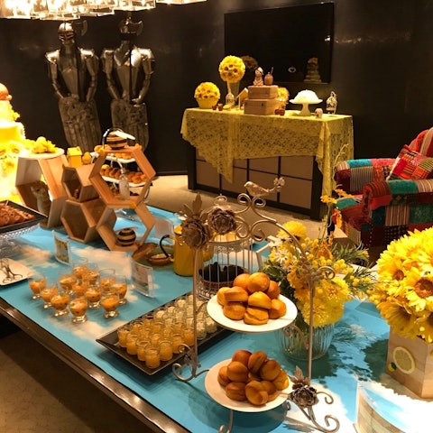 [Image1]Tokyo Shinjuku Hilton TokyoSummer 2019 Happy Honeyholic 🐝🍯🐱Honey-themed sweets buffet 🍰💛