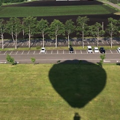 [相片2]【清晨熱氣球體驗】我們參加了十勝自然中心舉辦的熱氣球體驗！停泊飛行約5分鐘。從30米高的天空中看出去的景色是一個不同的世界！清晨清新的空氣令人耳目一新，非常愉快✨。直到12月10日，它將僅在清晨舉行。