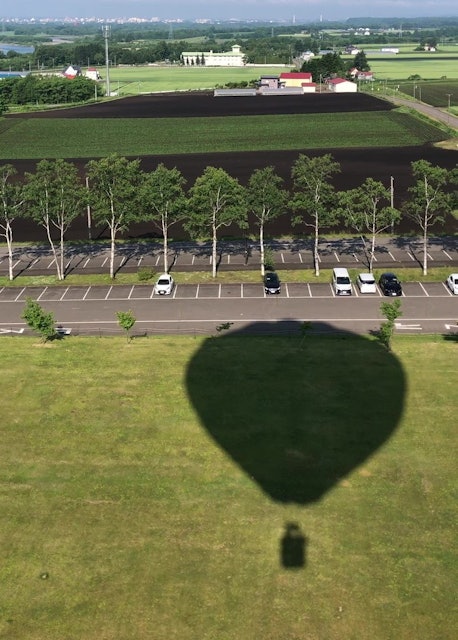 [Image2]【Early Morning Hot Air Balloon Experience】We participated in a hot air balloon experience held by To