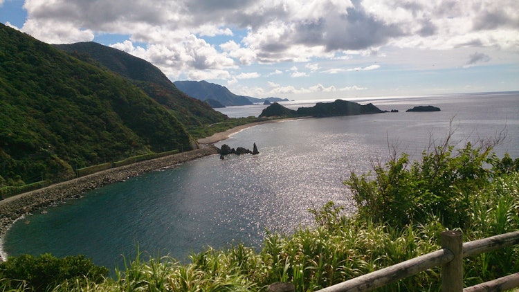 [Image1]Hien Beach seen from Toen, Yamato Village, Amami Oshima, Kagoshima Prefecture.When Corona is over, I