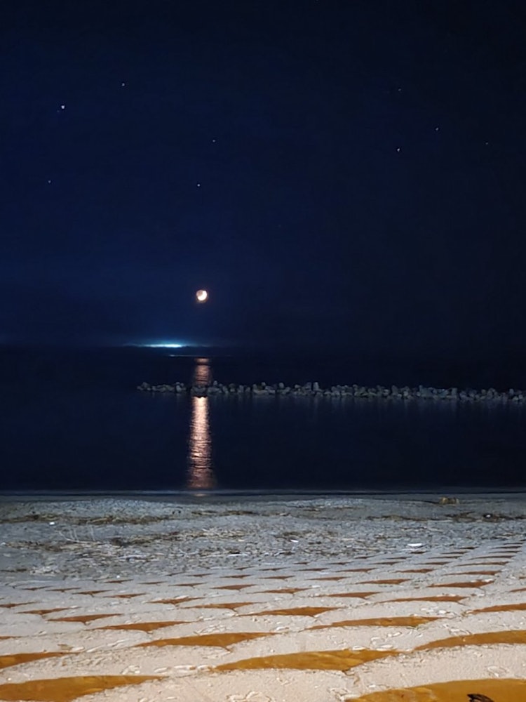 [Image1]#Summer #Photo ContestLocation: Senami Onsen BeachDuring the day, it is hot, and at night, the moon 