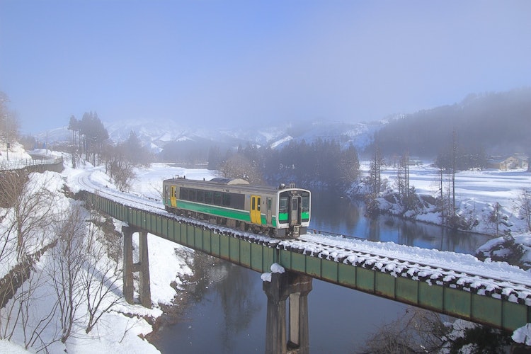 [Image1]When the fog clears...Kode, Tadami Line.Passing through the Okurasawa Bridge...