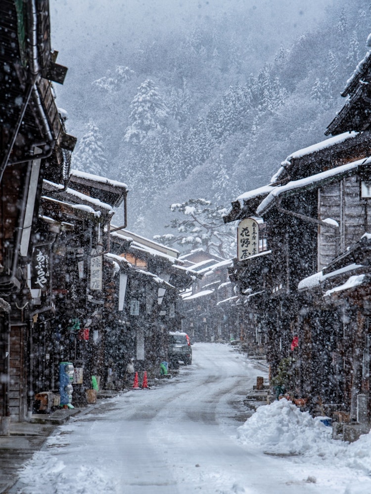 [Image1]Nagano・Narai-jukuSnow falls on a quiet post town