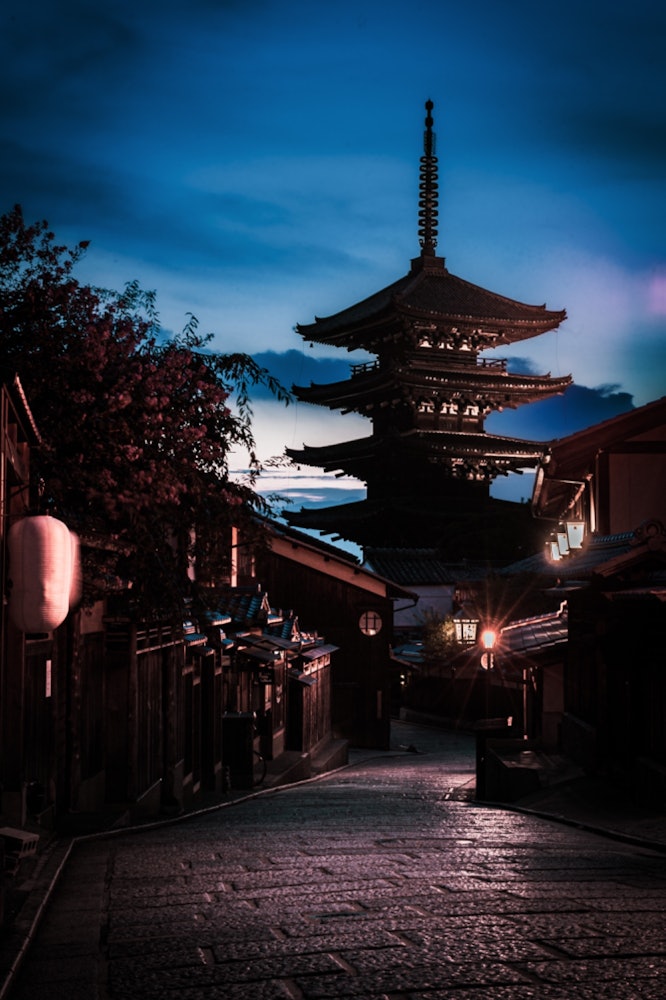 [画像1]約1200年以上の歴史を持つ古都･京都の美しい風景を切り取りました。8/8 (月)使用機材･Nikon D3･Nikon Ai AF-S Zoom Nikkor ED 28-70mm F2.8D(IF