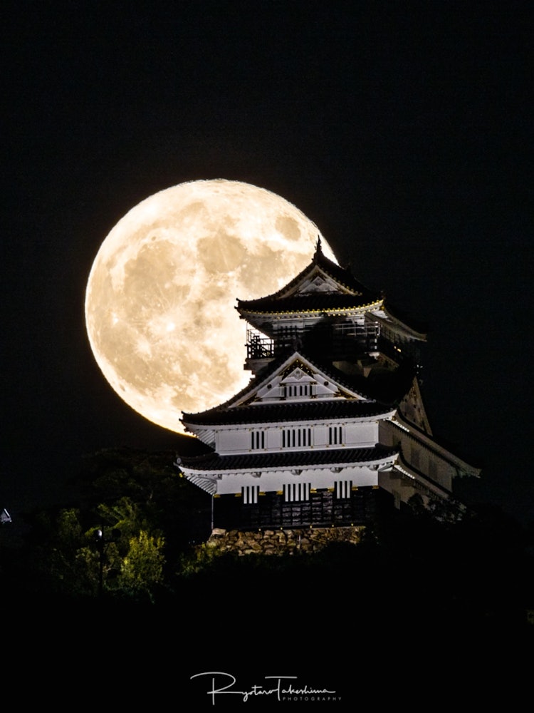 [相片1]岐阜城在岐阜最近，它以拍攝月亮和城堡的照片而聞名。 在滿月的日子里，許多攝影師聚集在一起。去有一個長焦鏡頭！