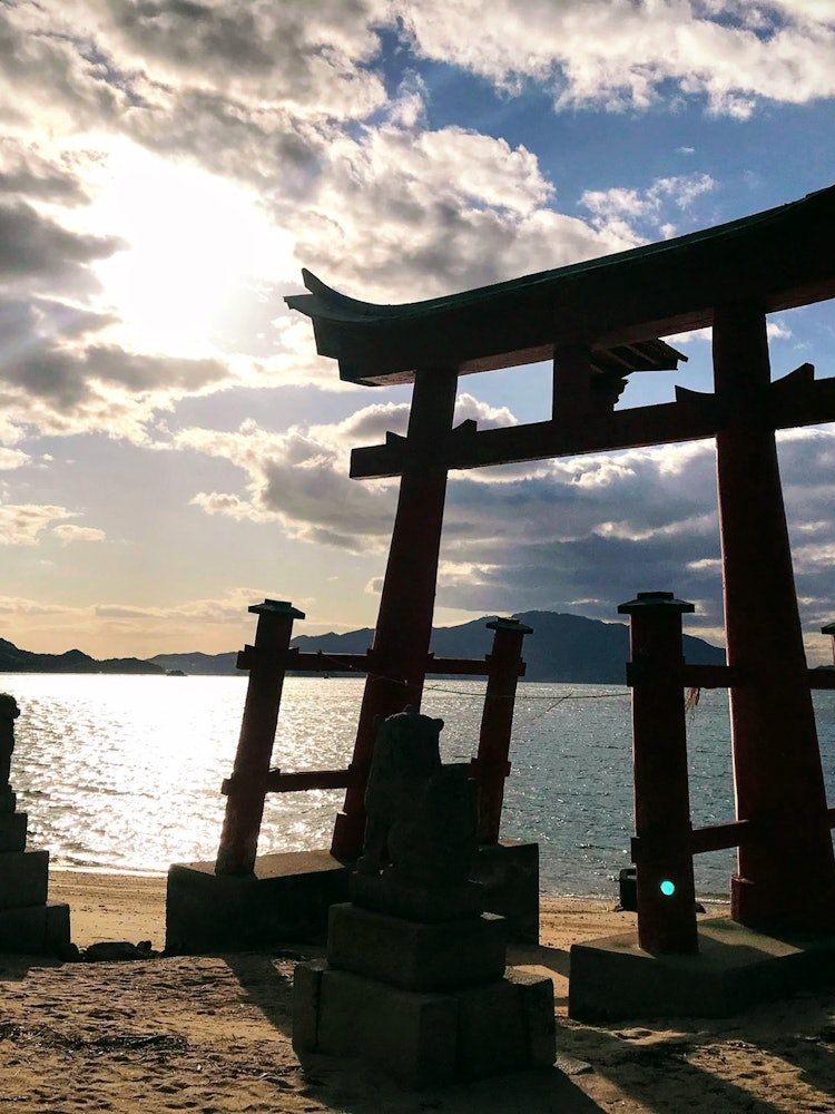 [Image1]This is a trip to Hiroshima with a friend.This photo shows Itsukushima Shrine on Iwako Island in Ono