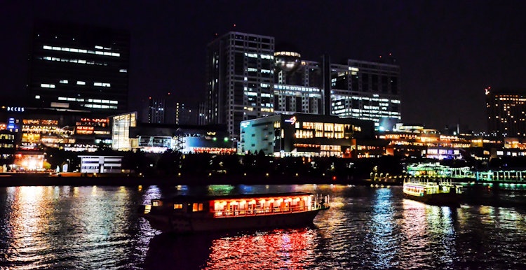 [Image1]Sometime scenery View of Odaiba Bayside from a houseboat.It's around this time today that the waters