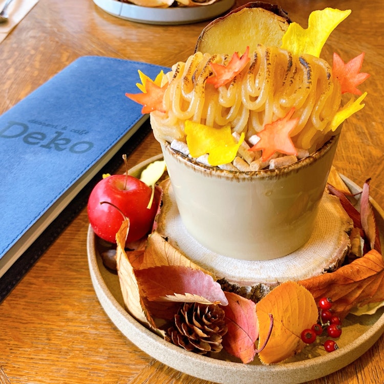 [相片1]【甜點和德科】♡ 坪燒毛芭菲 ♡・・・・・・・・・・・Deko因其藝術芭菲而廣受歡迎。內容根據季節而變化，這是一個可愛而美味的芭菲✨。