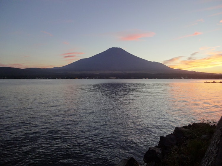 [画像1]夕暮れ富士山