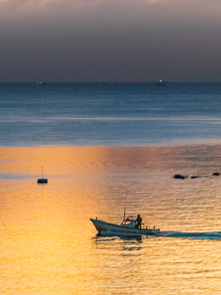 [相片1]淡路岛大矶，黎明前的景色。 大阪湾的颜色非常美丽。