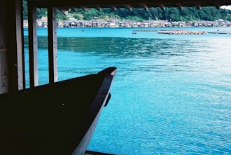 [相片1]夏天，你仍然想去看海。這是伊根鎮，伊根的船屋。大海和我見過的一樣美麗。 稻田的綠色，大海的藍色和天空的藍色。 真漂亮。在秋天，水稻梯田的金色與大海之間的對比肯定會很美妙，所以我想在那個時候再去那裡。