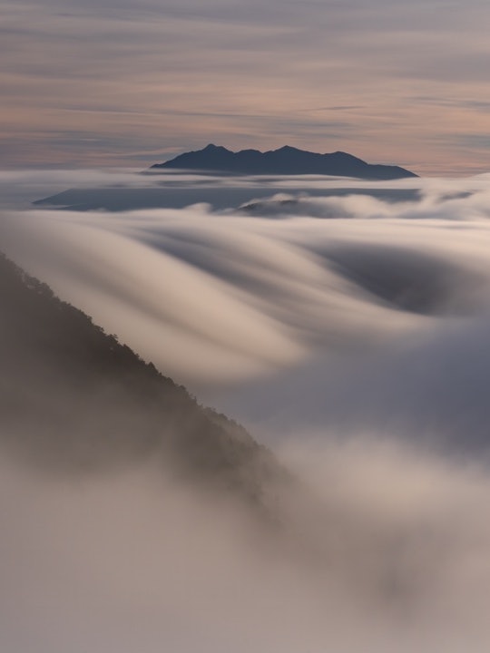 [Image1]A sea of clouds that swallows only ShariIt is a sea of clouds that can be seen from Lake Mashu 3rd O
