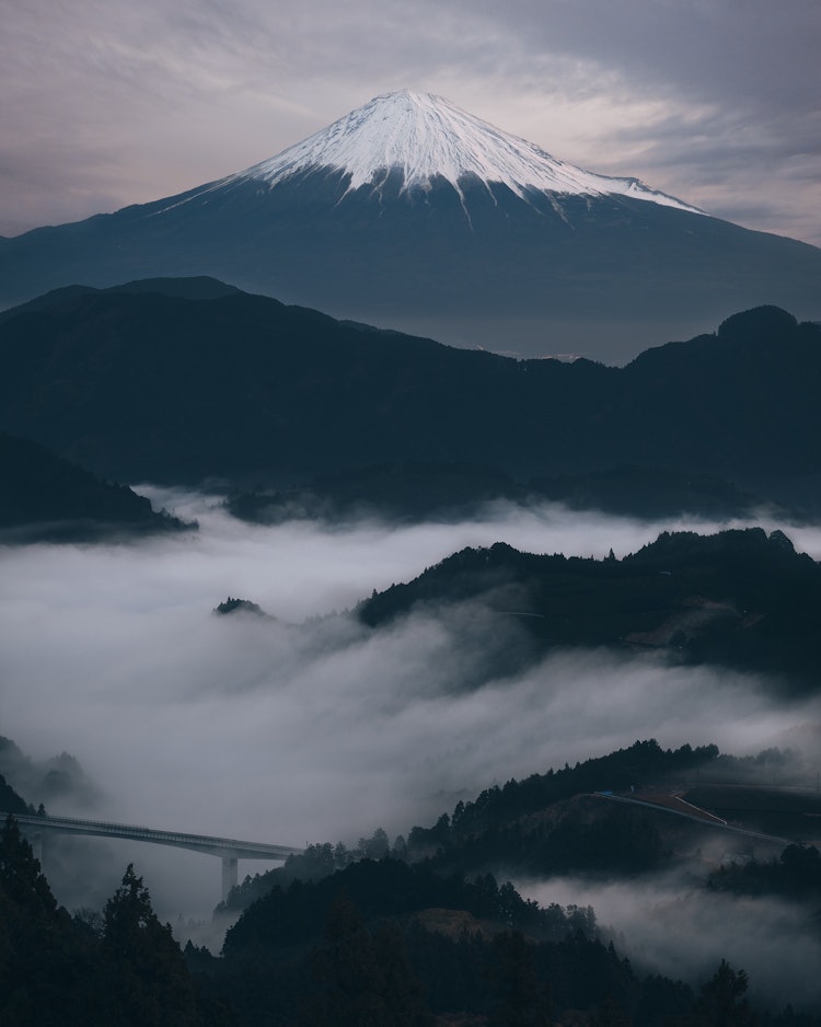 [相片1]雲海和富士山 🗻