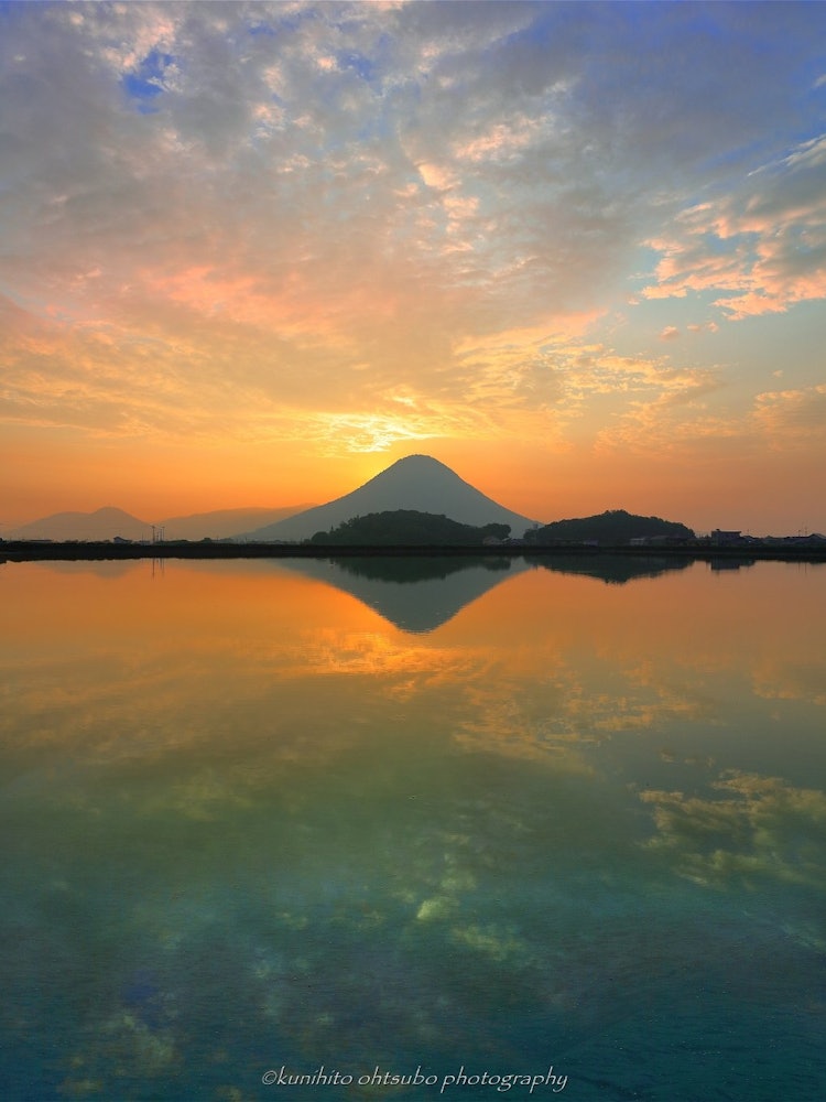 [Image1]「Sanuki Fuji in the morning glow」Location: Sanuki Fuji, Marugame City, Kagawa Prefecture