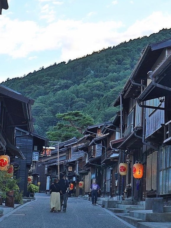 [Image1]Naraijuku, Nagano Prefecture in summer.It is said to be the longest post town in Japan, which runs a