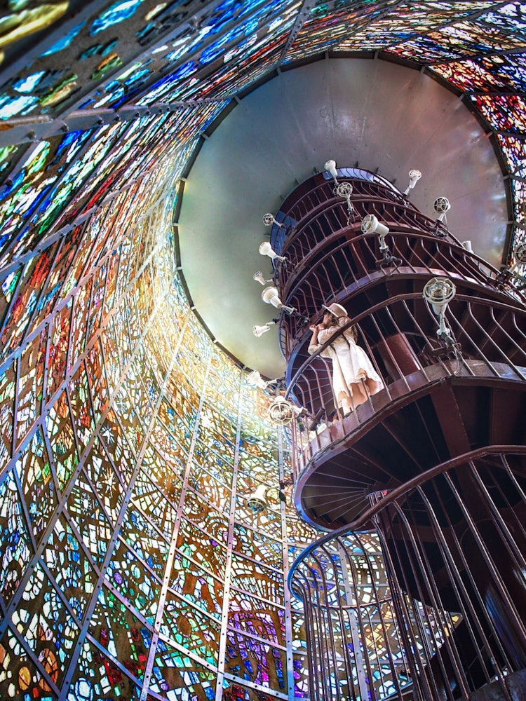 [相片1]神奈川/箱根露天博物馆被光和色彩的艺术所包围 🎶﻿被360度彩色玻璃包围，“幸福的交响乐雕塑”如果你用你的整个身体感受到美丽的色彩它让你感到非常快乐