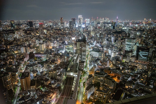 [画像1]日本を象徴するような新宿、渋谷の高層ビル群と恵比寿駅周辺の街並みを1枚に収めました。