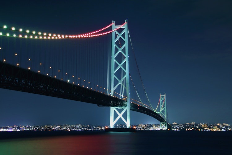 [Image1]【Akashi City, Hyogo Prefecture】The Akashi Kaikyo Bridge is also called one of the world's largest Su