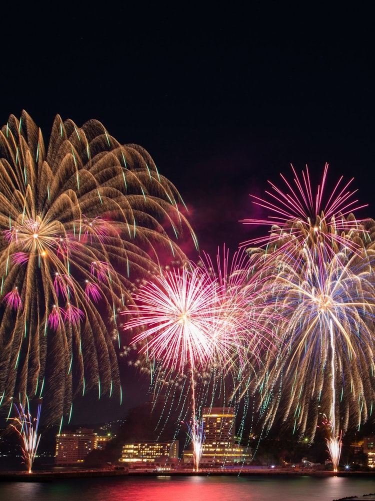 [Image1]The additional date of this year's Atami Marine Fireworks Festival has been decided, and we will inf