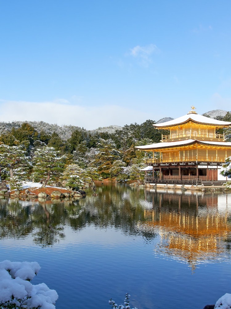 [Image1]It snowed on New Year's Day 2022, so I went to Kinkakuji Temple at the same time as the gate opened.