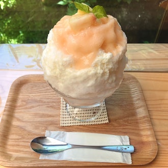 [Image1]Saitama Tokigawa YamadayaPeach shaved ice and blueberry yogurt shaved ice using natural ice 🍑 💜