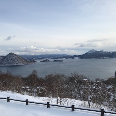 [Image1]Lake Toya in Hokkaido. The scenery here is really beautiful