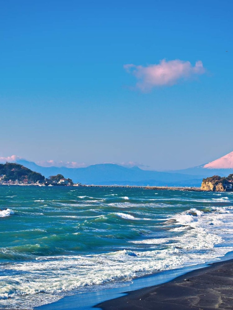 [Image1]A place where the majestic mount Fuji meets the ocean. Even an island too connects the mainland. A v