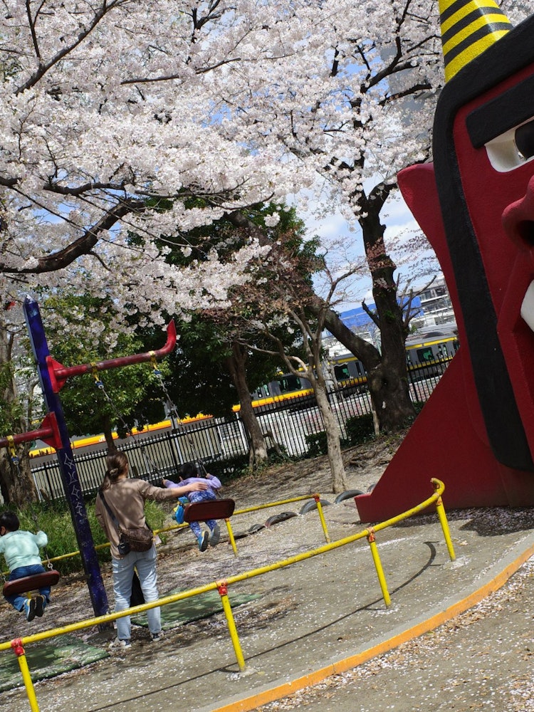 [Image1]Famous for Saint ☆ Onii-san, this photo was taken in Tachikawa City's commonly known Oni Park. It's 