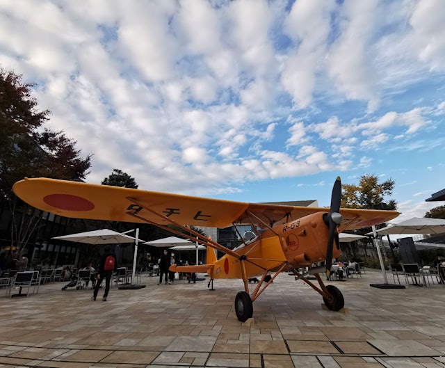 [Image1]A set of twin-engine advanced training aircraft was exhibited in the square of Hitachikawa the other