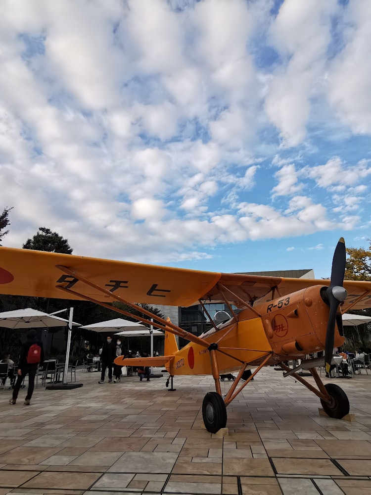 [Image1]A set of twin-engine advanced training aircraft was exhibited in the square of Hitachikawa the other