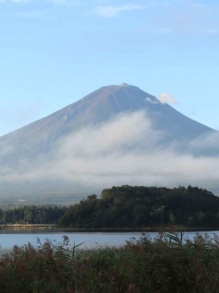 [画像1]山梨県の河口湖から望む富士山。