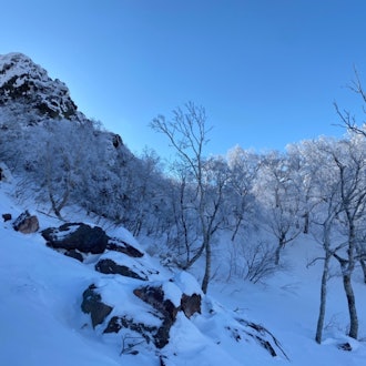 [相片1]去年夏天我攀登过一次，冬天攀登过一次，但我终于第三次在江庭岳的天气上得到了祝福，并且能够看到最好的景色。山顶没有风，我能够慢慢地享受攀登的乐趣。最后一张照片是上次的夜景。