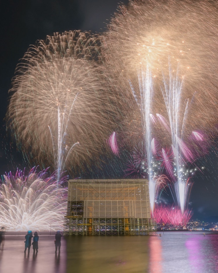 [Image1]2019 Miyajima Underwater fireworks festivalLocation Miyajima (Hiroshima)This year in 2021, the cance