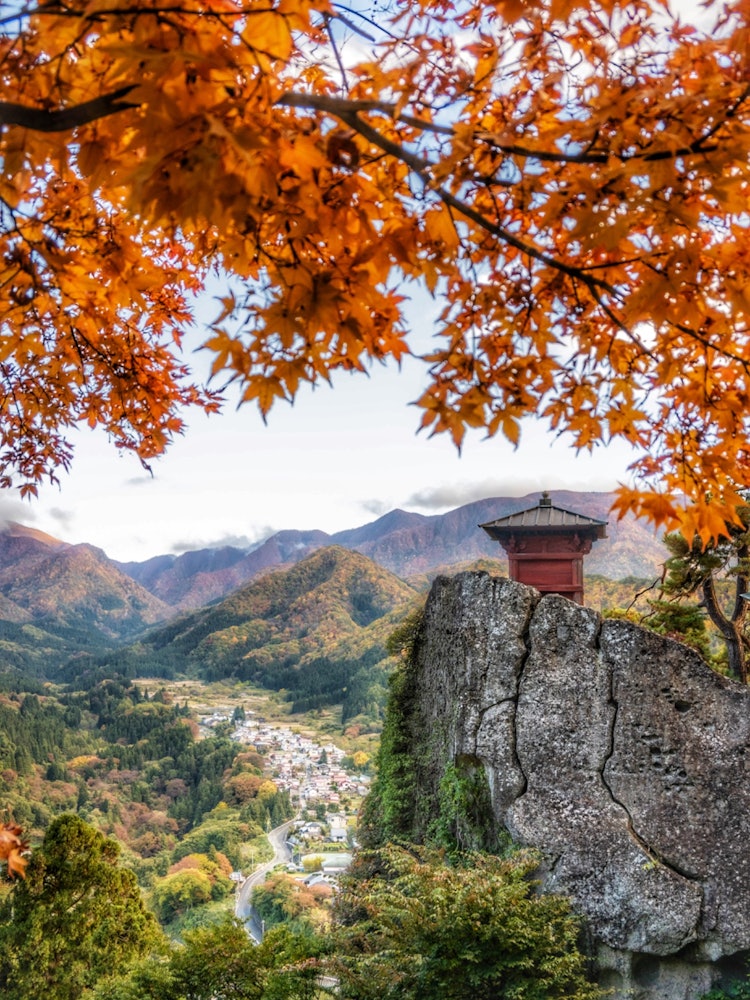[Image1]Autumn leaves 🍁 × Risshakuji Temple in Yamagata Prefecture⠜