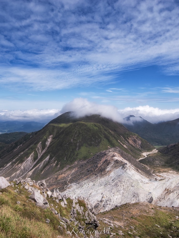 [Image1]This is the view from Mt. Hoshio in the Kuju Mountains in Oita Prefecture.You can climb from the Mak