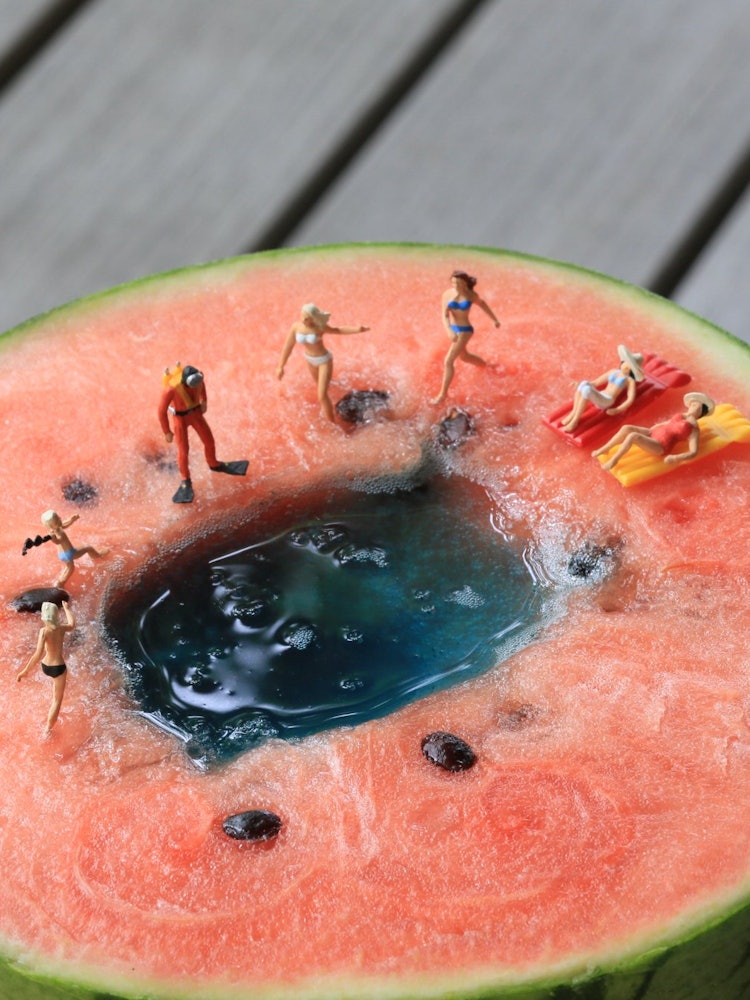 [Image1]It is the summer vacation of the residents of Watermelon Island.