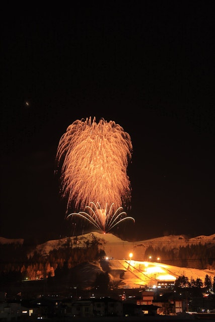[Image1]Koide Ski Carnival.Climactic fireworks...Small fireworks at a small ski resort. I took it again this