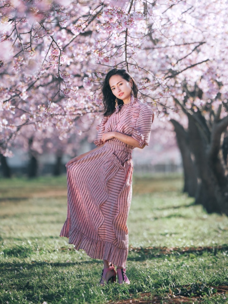 [Image1]With beautiful cherry blossoms.Model/Kotoko YamagaSony α7Rlll / 24-70 f2.8 GM / Lightroom classic