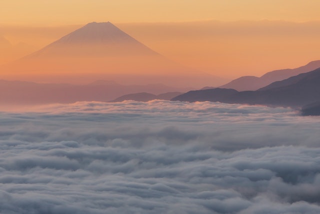 [Image1]高山から眺め富士山朝の日浴びる富士山美しい絶景ですね長野県にて