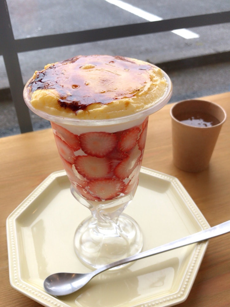 [相片1]神奈川县蛋糕店“Pinedo”的烤冻糕！ 它看起来很棒，但味道也很棒！ 由于表面是布丁，因此食用时可以享受清脆的质地！