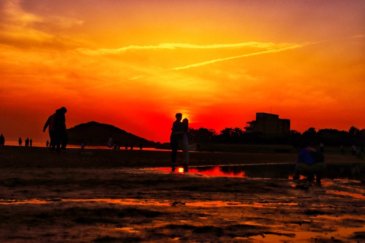 [相片1]位於日本香川縣三豐市的秩父濱海灘，稱為烏尤尼鹽沼。被要求拍照的夫婦 💑很好，不是嗎？ ✨👏