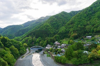 [이미지1]COOL JAPAN VIDEOS 시청해주신 여러분 만나서 반갑습니다! 이곳은 도시촌 관광협회입니다.야마나시현의 미나미쓰루군 도시촌은 풍부한 자연, 맑은 물, 쾌적한 평온함으로 방문