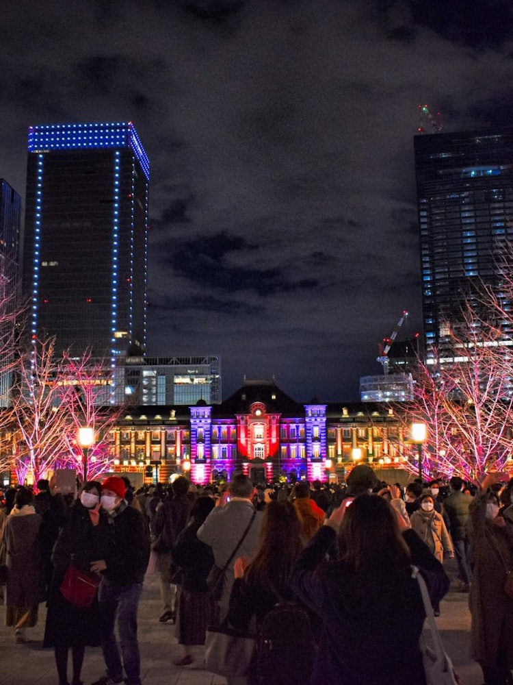 [Image1]The beautiful winter illumination in Tokyo Station.