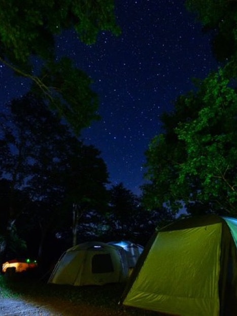 [相片1]這是我在北海道東部屈斜路湖的和琴半島露營時的照片。星星很漂亮。