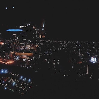 [画像2]ホテル最上階から大阪の夜景を楽しむ