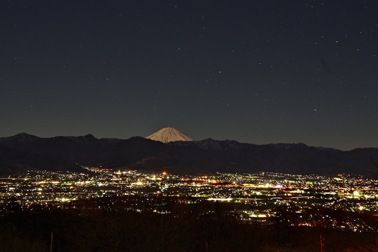 [相片1]富士山露臉城市的燈光照耀著你