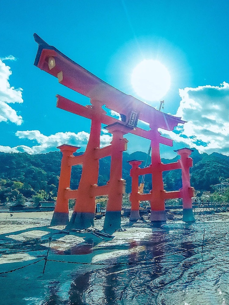 [Image1]The Otorii gate of Itsukushima Shrine, a World Heritage Site in Hiroshima Prefecture, underwent a ma