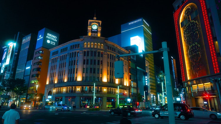 [相片1]这张照片拍摄于东京银座。以24mm视角拍摄。